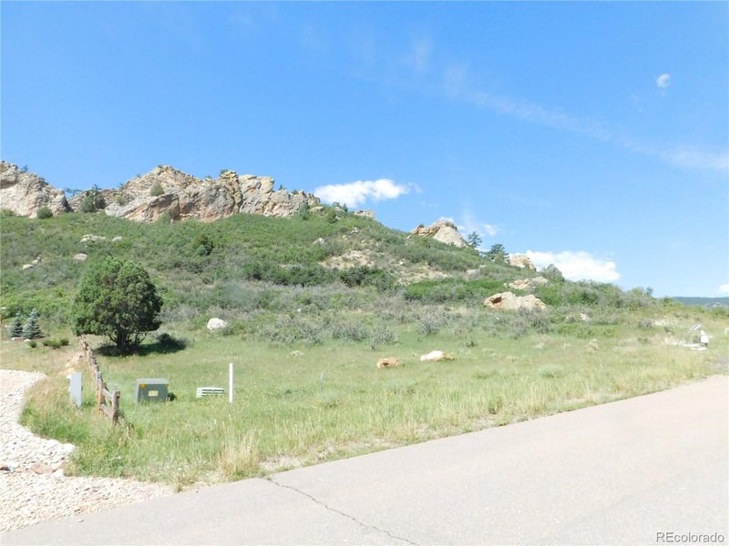 5760 Country Club Dr, Larkspur, CO 80118