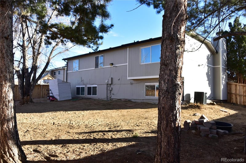 16907 Kent Dr, Aurora, CO 80013