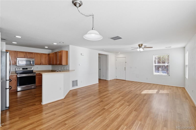 17262 Kansas Dr, Aurora, CO 80017