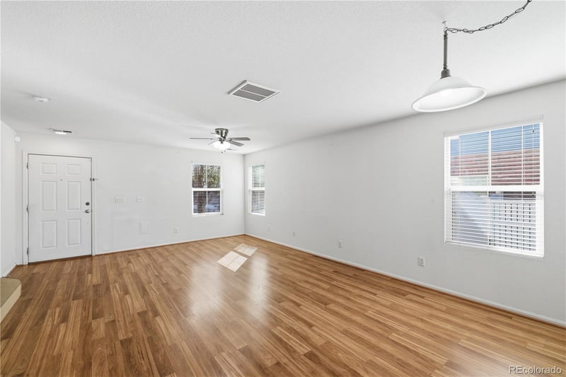 17262 Kansas Dr, Aurora, CO 80017