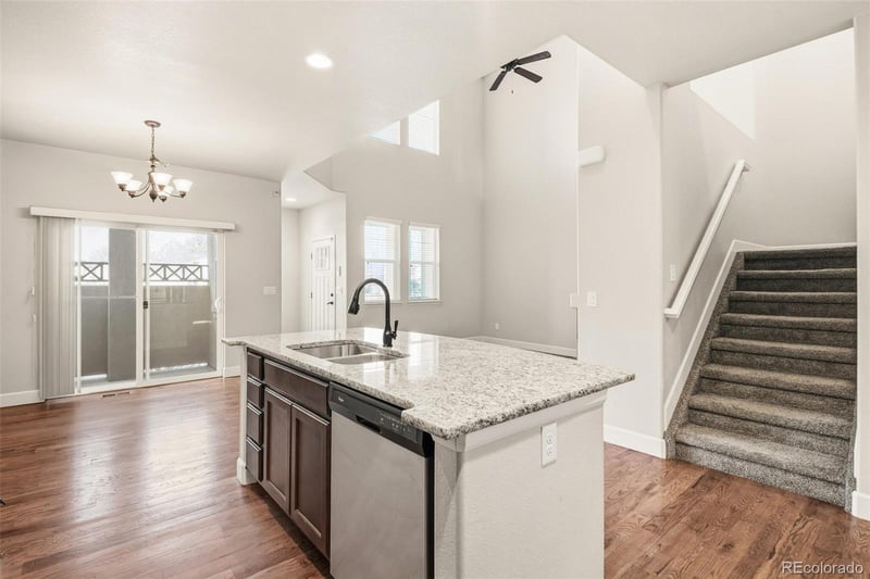 9763 Hinsdale Ln, Littleton, CO 80128