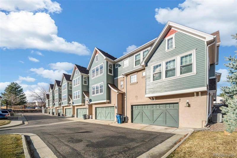 9763 Hinsdale Ln, Littleton, CO 80128