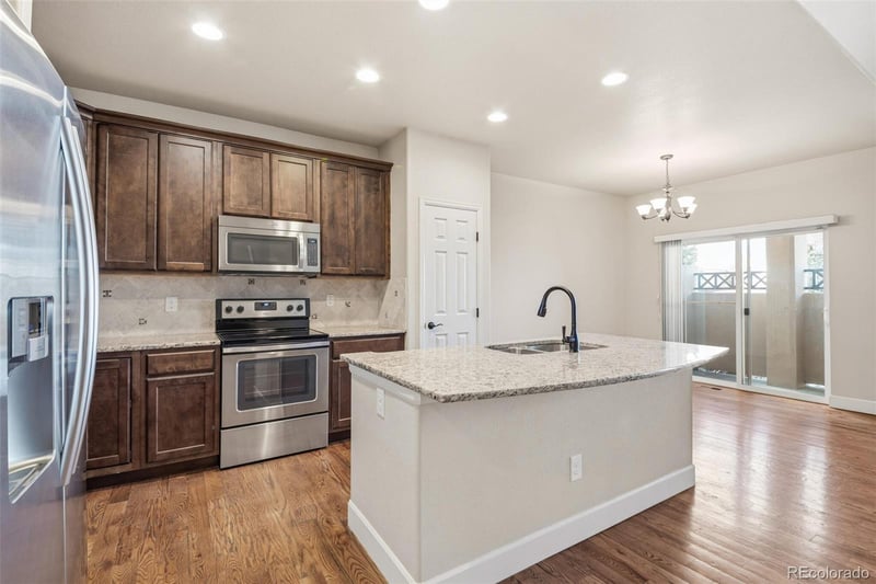 9763 Hinsdale Ln, Littleton, CO 80128