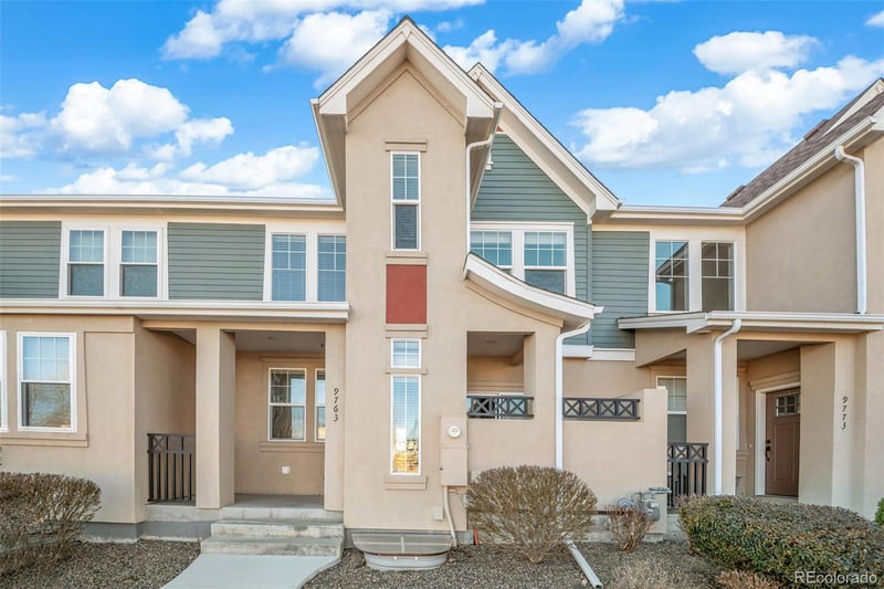9763 Hinsdale Ln, Littleton, CO 80128