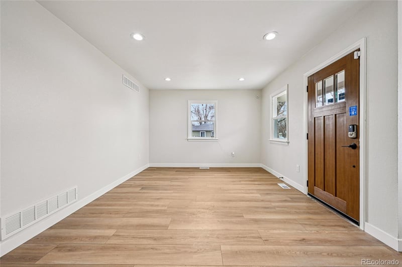 1200 Iola St, Aurora, CO 80010