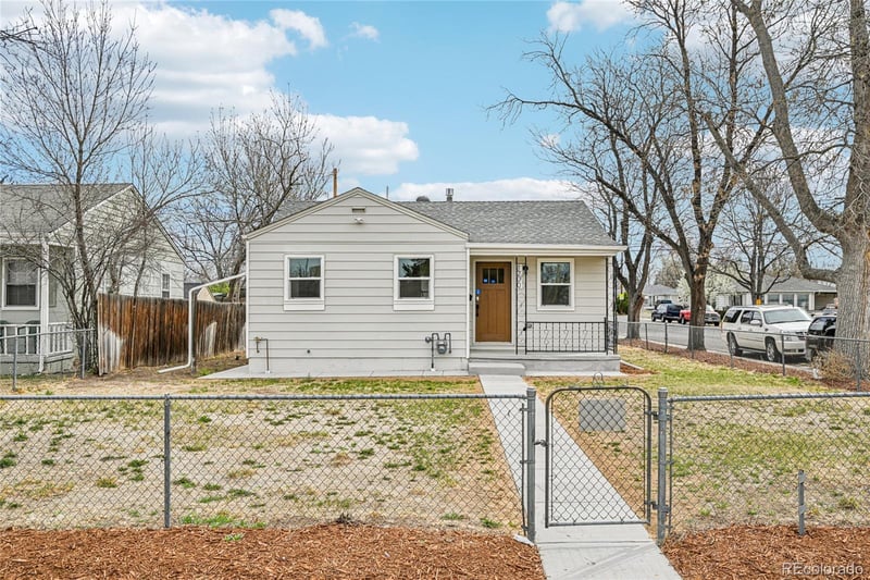 1200 Iola St, Aurora, CO 80010