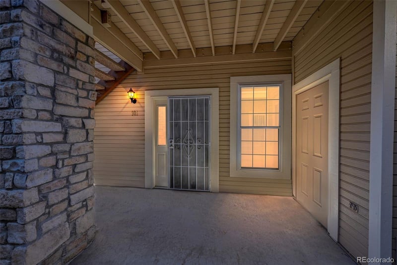 4064 Carson St #101, Aurora, CO 80014