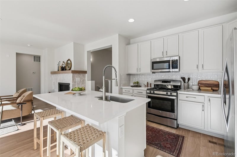 12636 Sandstone Dr, Broomfield, CO 80021