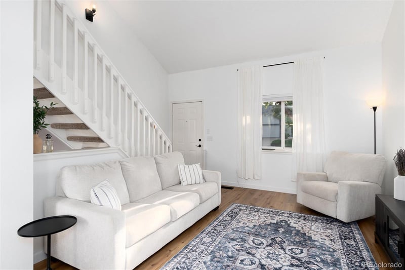 4304 Genoa Ct, Centennial, CO 80015