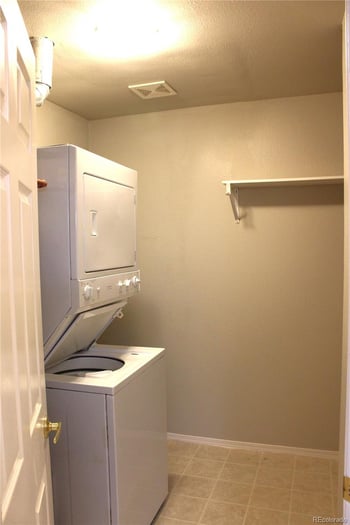 8603 Drycreek Rd #211, Englewood, CO 80112