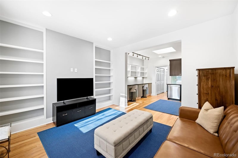 3059 Curtis St, Denver, CO 80205