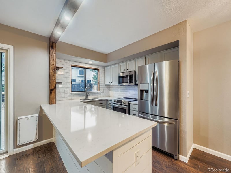 2001 Vineyard Dr, Castle Rock, CO 80104