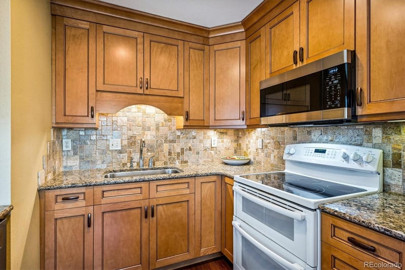 474 Balsam St, Lakewood, CO 80226