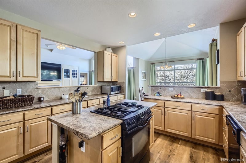 104 Noland Ct, Lyons, CO 80540