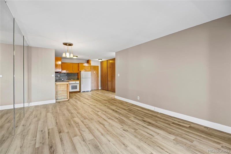 1121 Albion St #305, Denver, CO 80220
