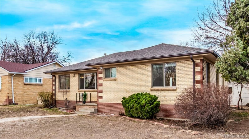 2391 Jamaica St, Aurora, CO 80010