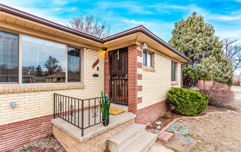 2391 Jamaica St, Aurora, CO 80010