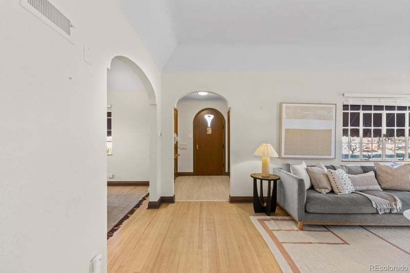 390 Dexter St, Denver, CO 80220