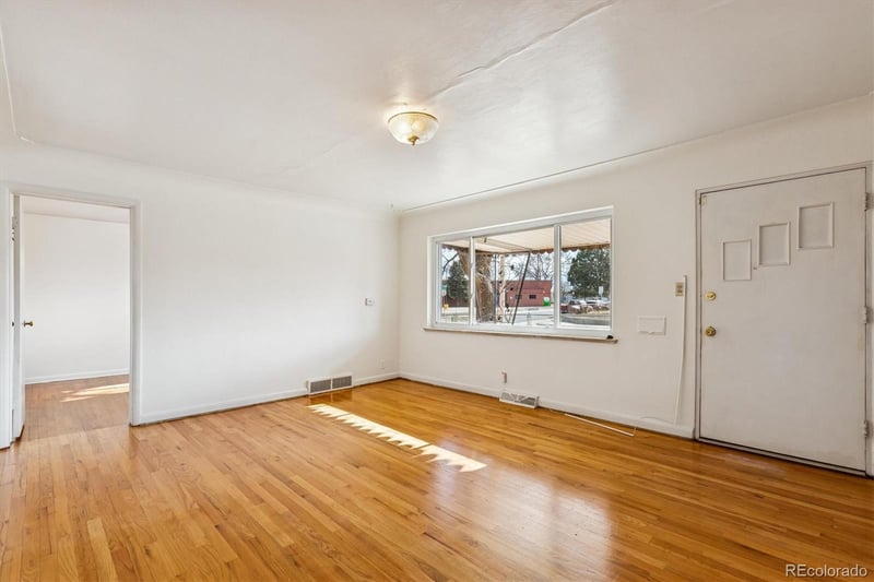 6081 E 80th Ave, Dupont, CO 80024