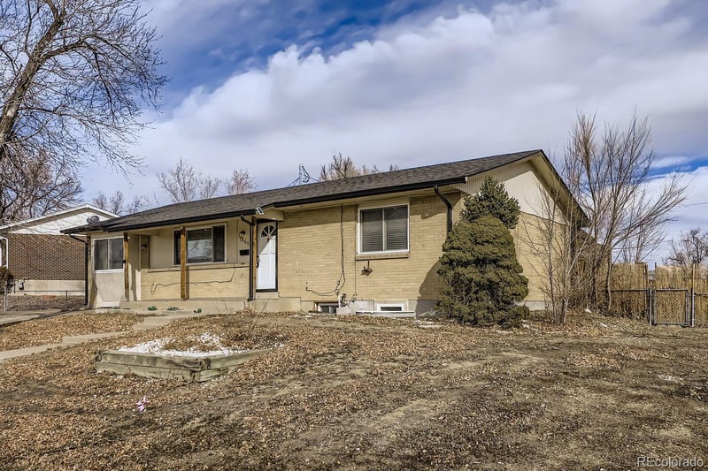 7868 Linda Cir, Denver, CO 80221