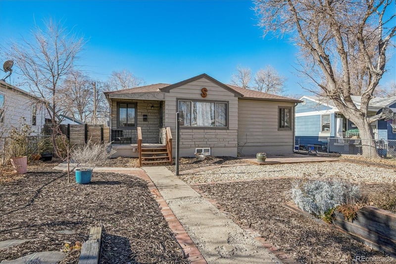 2325 Ironton St, Aurora, CO 80010