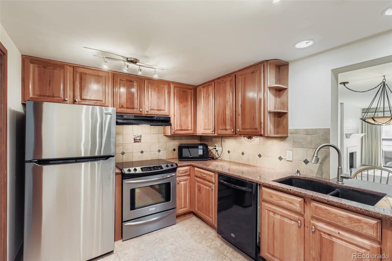 800 Pearl St #702, Denver, CO 80203