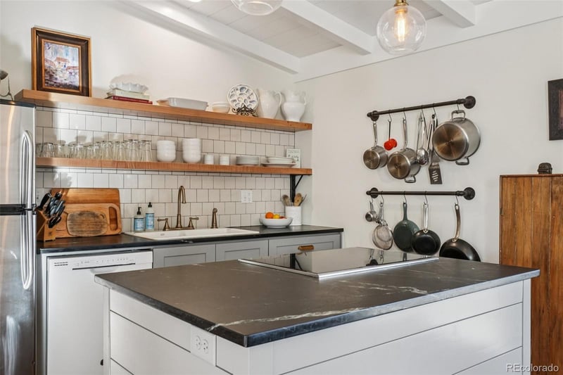 7542 Nikau Dr, Niwot, CO 80503