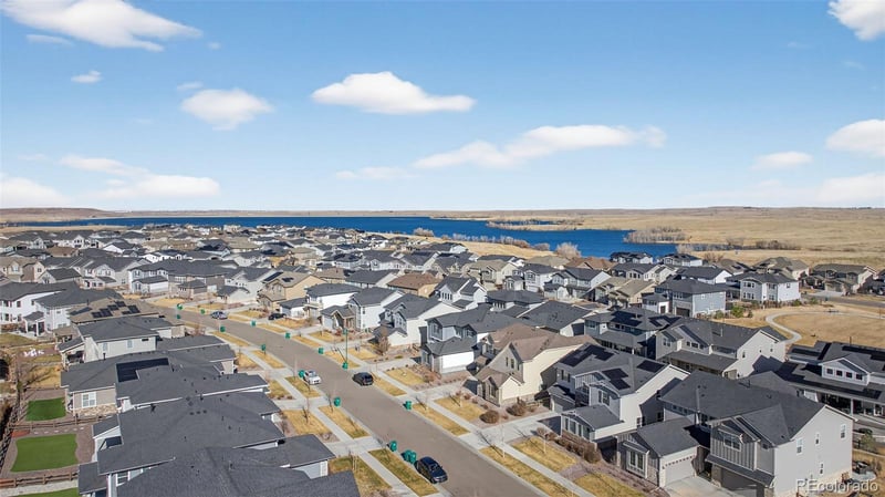 6810 Valleyhead Ct, Aurora, CO 80016