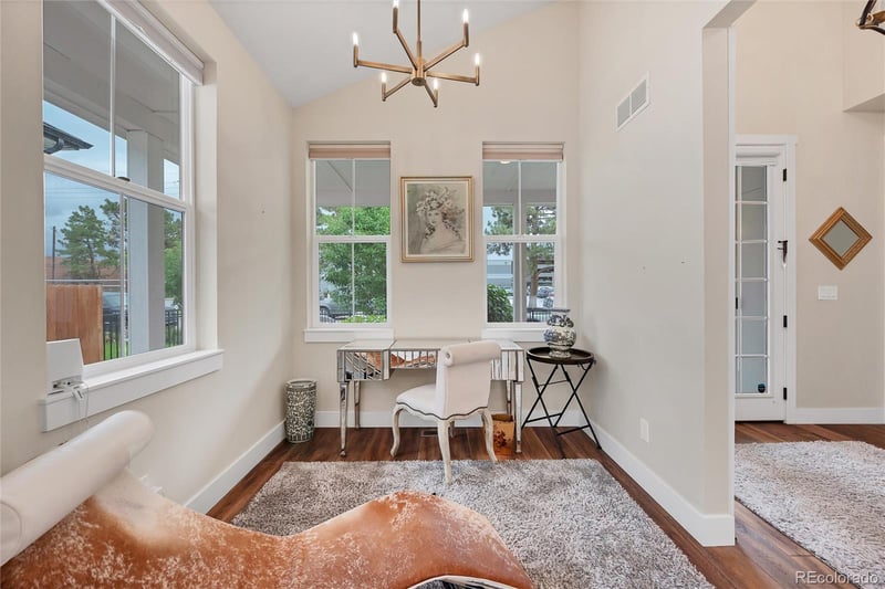 1721 Jackson St, Denver, CO 80210