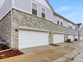 22175 7th Pl, Aurora, CO 80018