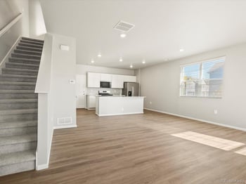 22175 7th Pl, Aurora, CO 80018