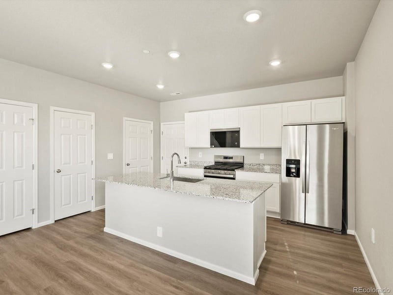 22175 7th Pl, Aurora, CO 80018