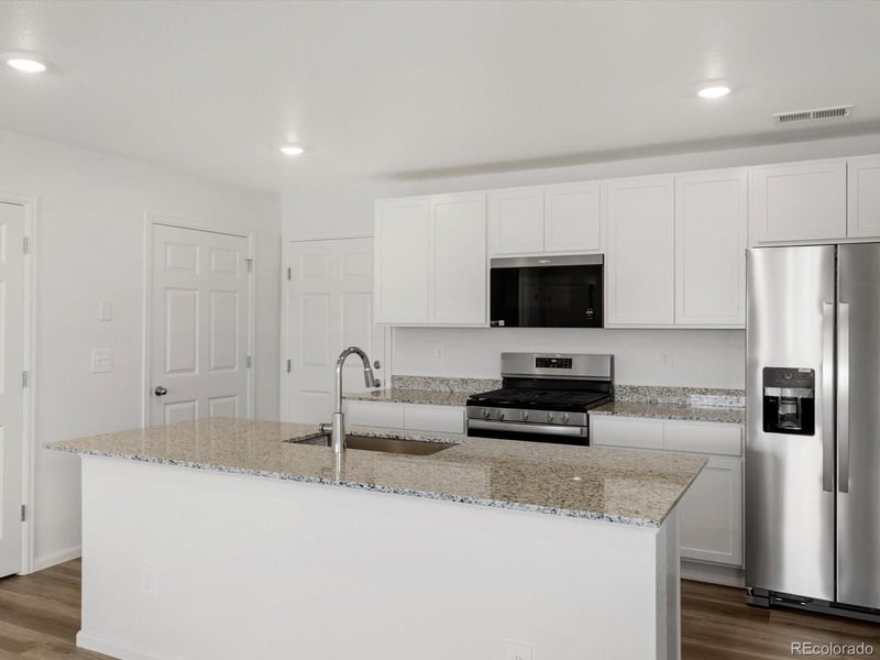 21097 65th Ave, Aurora, CO 80019