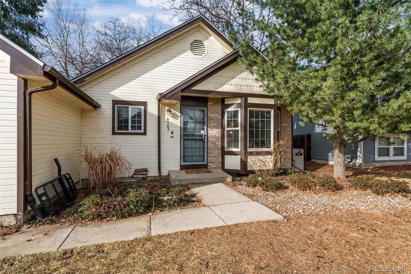 4785 Yampa St, Aurora, CO 80015