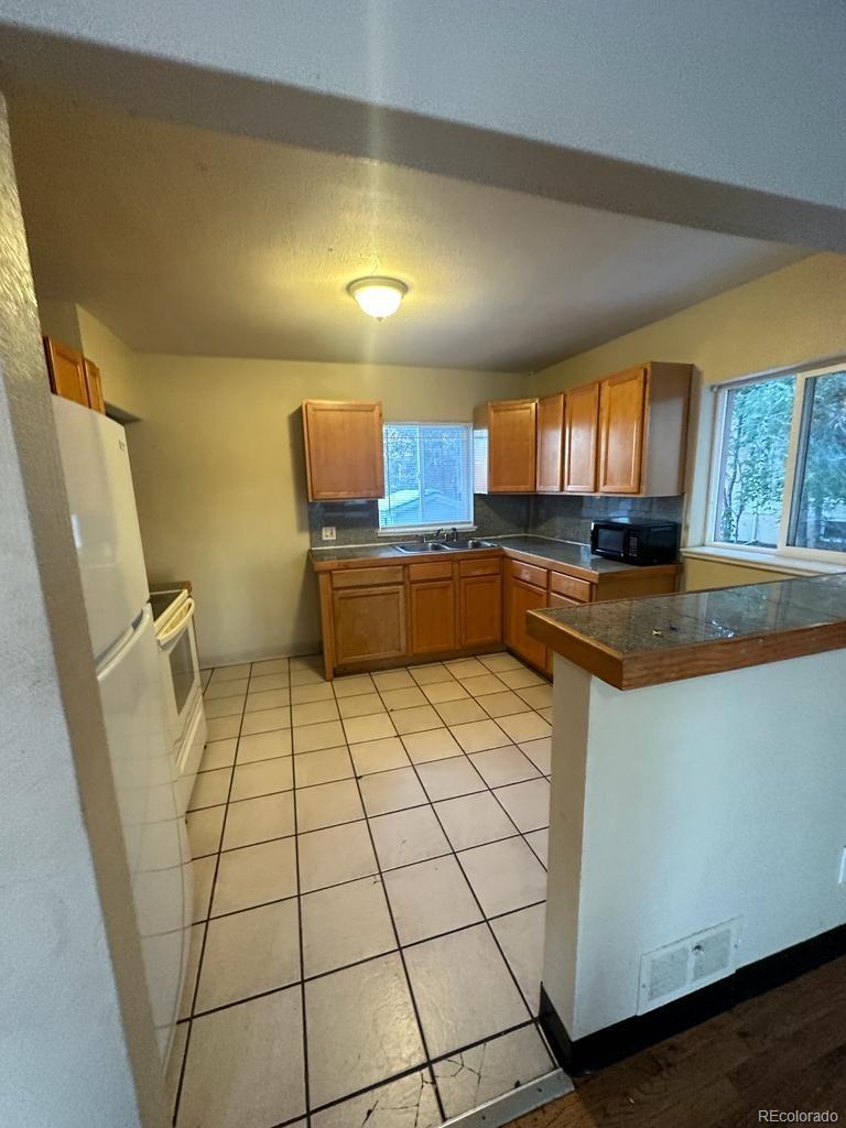 460 Alcott St, Denver, CO 80219