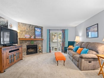 902 Walden St #102, Aurora, CO 80017