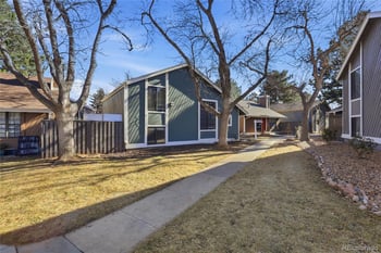 10187 Peakview Ave, Englewood, CO 80111