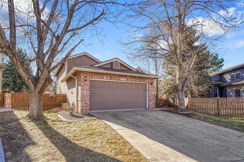 523 Chiswick Cir, Littleton, CO 80126