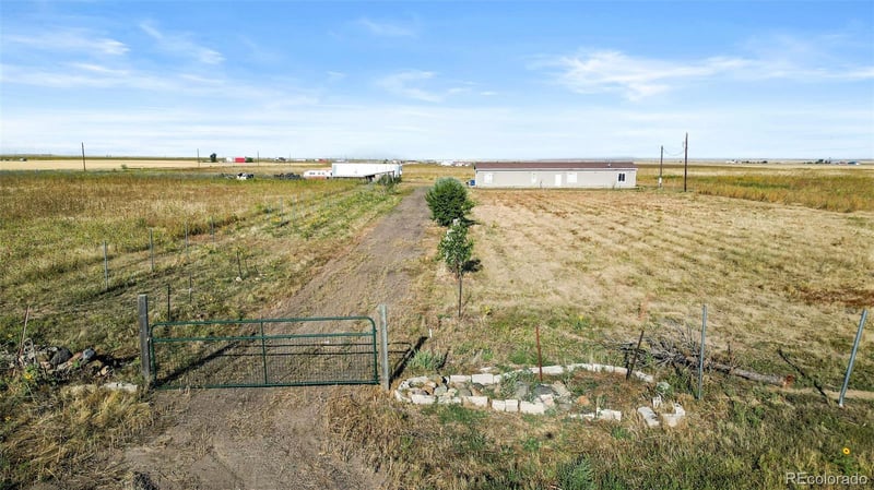 47081 106th Ave, Bennett, CO 80102