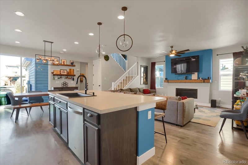 8147 Sterling Ranch Ave, Littleton, CO 80125