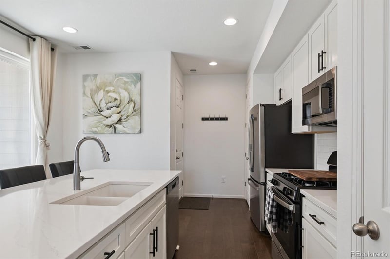 1627 Andes Way, Aurora, CO 80017