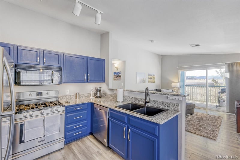 8425 Pebble Creek Way #201, Highlands Ranch, CO 80126