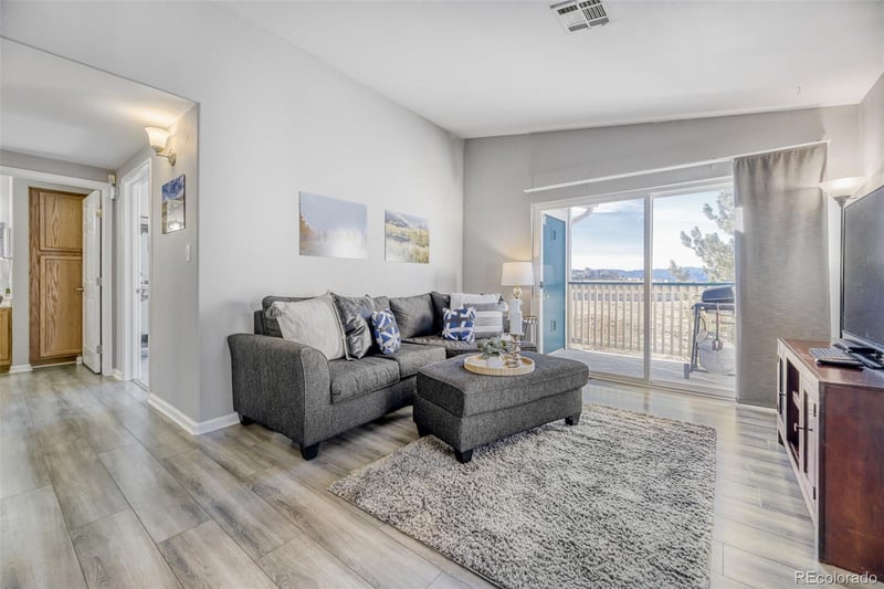 8425 Pebble Creek Way #201, Highlands Ranch, CO 80126