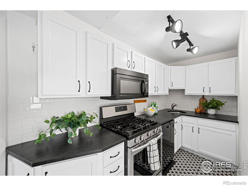 1100 16th Ave #3, Denver, CO 80218