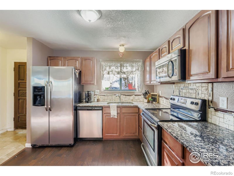 3327 19th St, Greeley, CO 80634