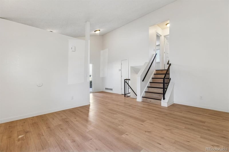 17406 Temple Dr, Aurora, CO 80015