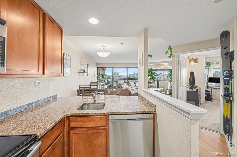 100 Park Ave #905, Denver, CO 80205