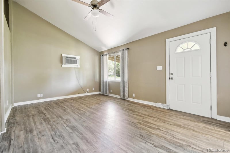 180 Lamar St, Lakewood, CO 80226