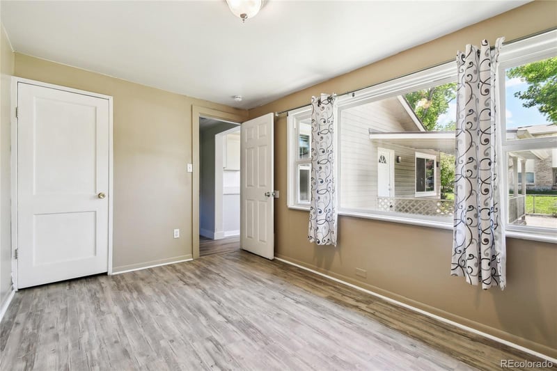 180 Lamar St, Lakewood, CO 80226