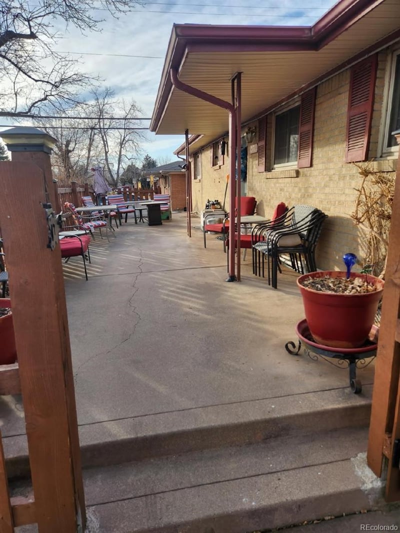 271 Davies Ave, Centennial, CO 80122